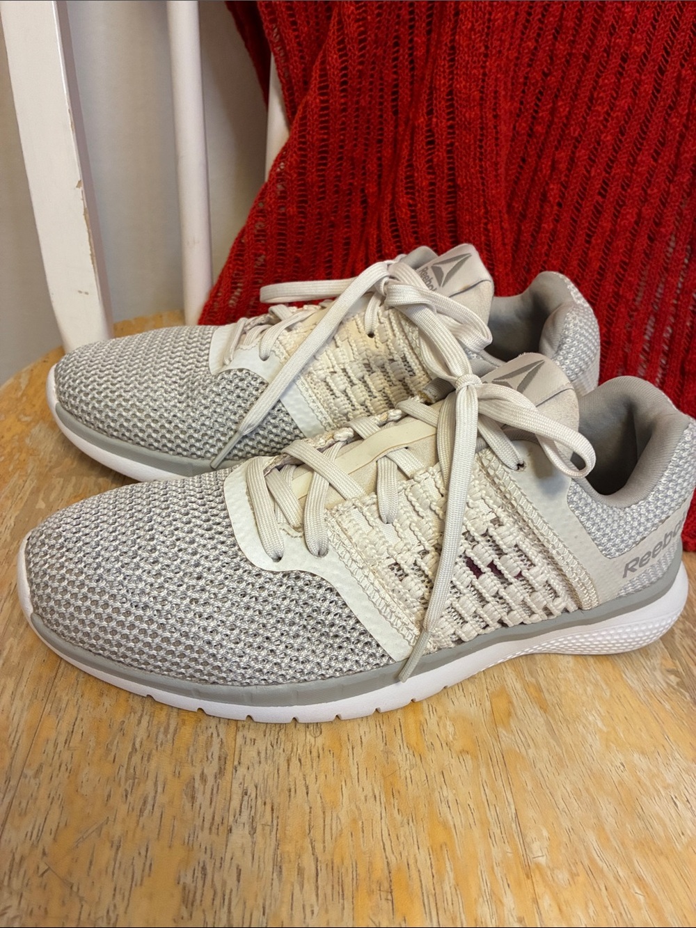 EUC Reebok Women's Cream and Light Gray Knit Sneakers 6.5